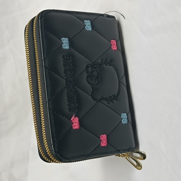 Hello Kitty Wallet - Picture 2 of 7